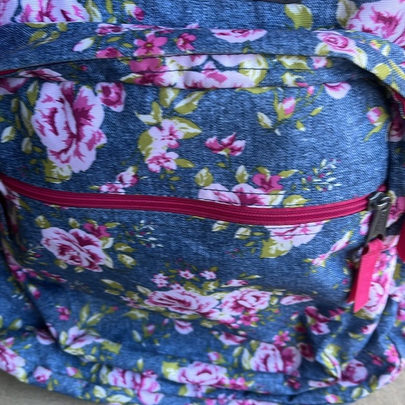 Handout Trans backpack floral design pink roses blue denim. Color: blue/pink - Picture 6 of 14